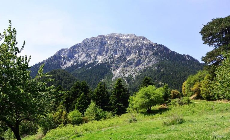 Διάσχιση στον ορεινό όγκο του Χελμού από τον ορειβατικό σύλλογο Κορίνθου…