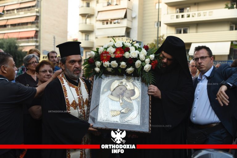 Με συγκίνηση και τιμές υποδέχτηκαν την εικόνα της Παναγίας της Γιάτρισσας (Λουτρακίου)