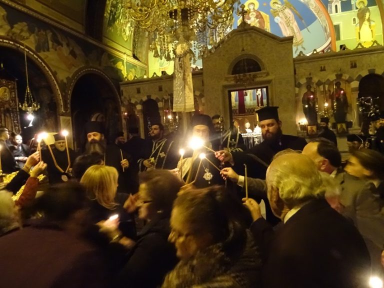 ΚΟΡΙΝΘΟΣ: Η Θ. Λειτουργία στον Ι.Ν του Απ. Παύλου…