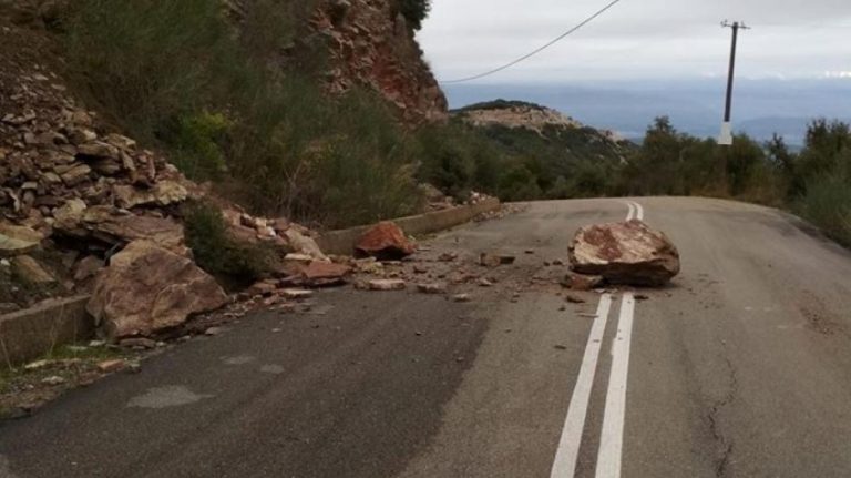 Κίνδυνος από τις κατολισθήσεις στον επαρχιακό δρόμο Λουτρακίου- Περαχώρας