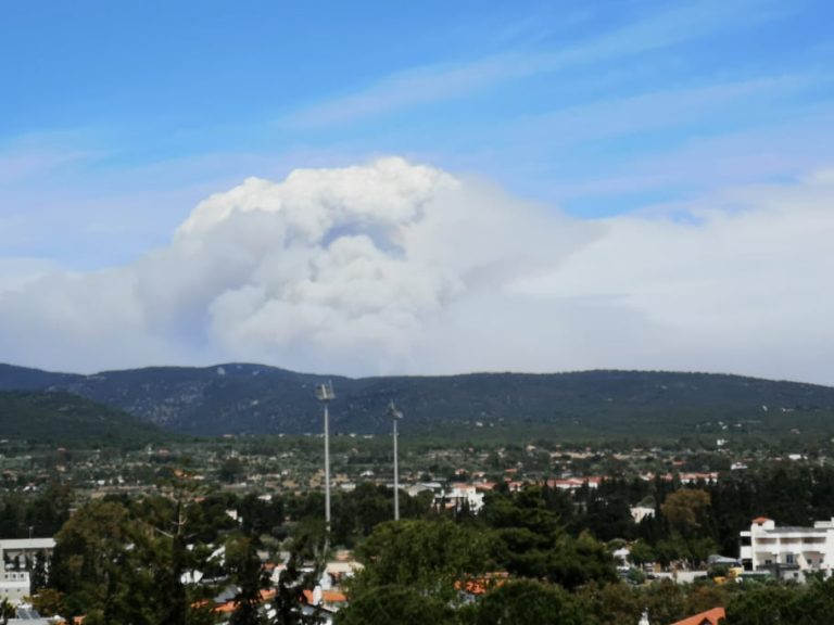 Δείτε πως φαίνεται τώρα (15:15) από το Λουτράκι η μεγάλη ...