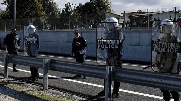 ΚΟΡΙΝΘΙΑ: …Πάλι τα ίδια! …Το έκαναν συνήθεια οι αθίγγανοι! -Ταλαιπωρούν πολίτες επειδή …έτσι θέλουν!