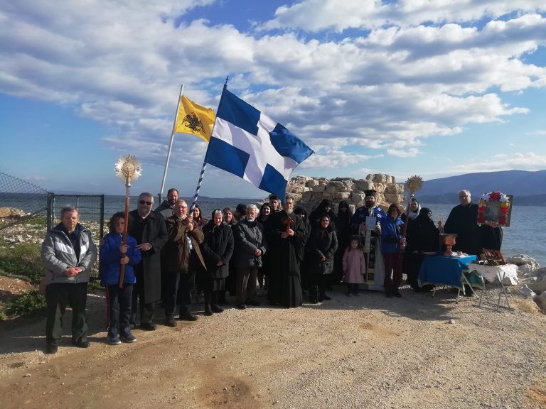 ΚΟΡΙΝΘΙΑ: ΓΙΑ ΠΡΩΤΗ ΦΟΡΑ τέλεσαν τον αγιασμό των υδάτων και την κατάδυση του Τιμίου Σταυρού…