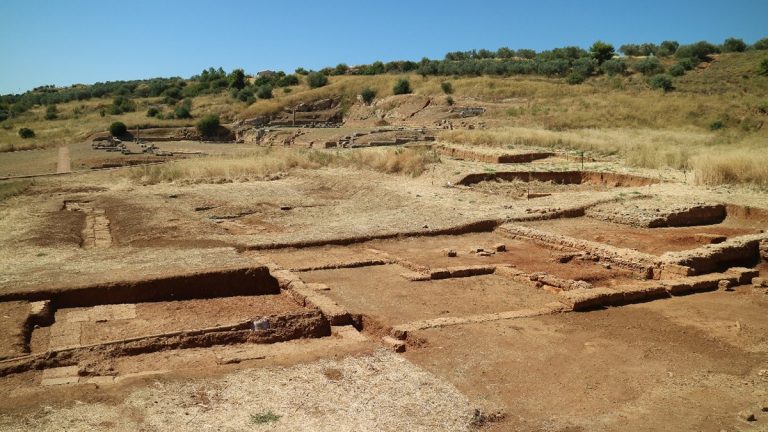 ΚΙΑΤΟ: Δημιουργία αρχαιολογικού πάρκου στην Αρχαία Σικυώνα;