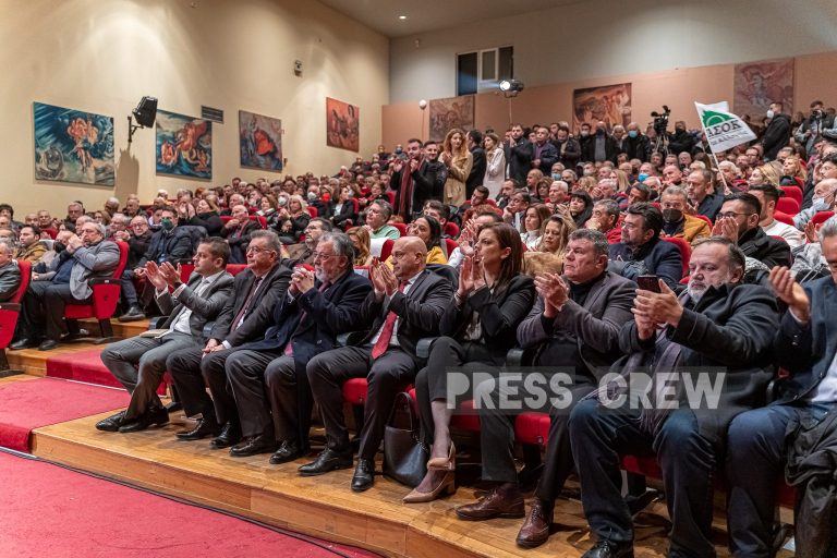 ΚΟΡΙΝΘΟΣ: Ήρθε ο πρόεδρος του ΠΑΣΟΚ …και γέμισε την αίθουσα!