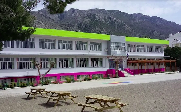 ΛΟΥΤΡΑΚΙ: Δασκάλα κατήγγειλε στην αστυνομία 6ΧΡΟΝΟ ΜΑΘΗΤΗ (!!!) ότι την “θώπευσε” μέσα στην αίθουσα!!! -Γρήγορα τα αντανακλαστικά από την Πρωτοβάθμια Εκπαίδευση Κορινθίας