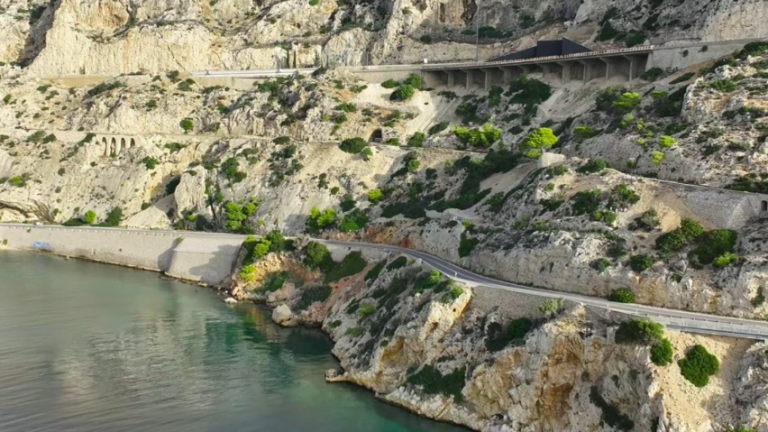 Απαγόρευση της διέλευσης οχημάτων μεταφοράς επικίνδυνων φορτίων στις σήραγγες της Κακιάς Σκάλας στην κατεύθυνση προς Κόρινθο…