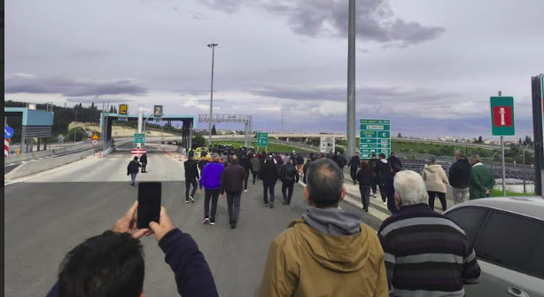 ΚΙΑΤΟ: “Ντροπή! Οι αγρότες εισέπραξαν χημικά”