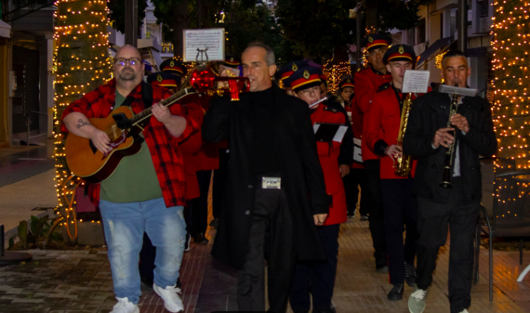 Η φωταγώγηση του Χριστουγεννιάτικου δέντρου στο Κιάτο -Ποιες φιλαρμονικές συμμετείχαν από νωρίς… (φωτο)