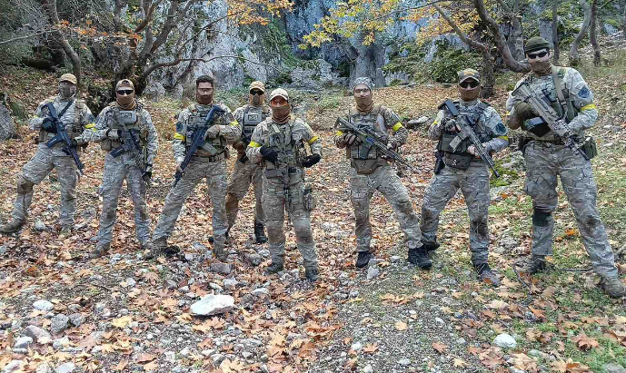 Airsoft: Ένα οργανωμένο παιχνίδι με δυναμική παρουσία στην Κορινθία (φωτο)