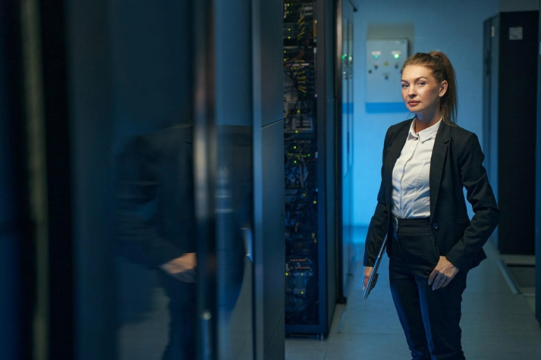 “Performance & Uptime: Βέλτιστες πρακτικές ρύθμισης Dedicated Server για υψηλή διαθεσιμότητα”