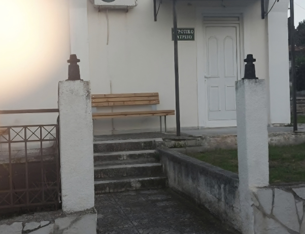 ΚΟΡΙΝΘΟΣ: Η φωτογραφία της ημέρας! -Που “φύτρωσε” το παγκάκι!