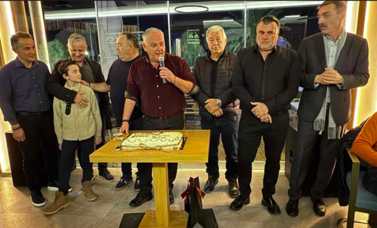 ΒΕΛΟ-ΒΟΧΑ: …Δεν έπεφτε καρφίτσα στην κοπή της πίτας του συνδυασμού του Παπακυριάκου!!! – Πολίτες, φίλοι, υποστηρικτές αλλά και πρώην ΑΝΤΙΠΑΛΟΙ έδωσαν το παρόν! -Η ΕΠΙΣΗΜΗ ανακοίνωση του π. δημάρχου… (φωτο)