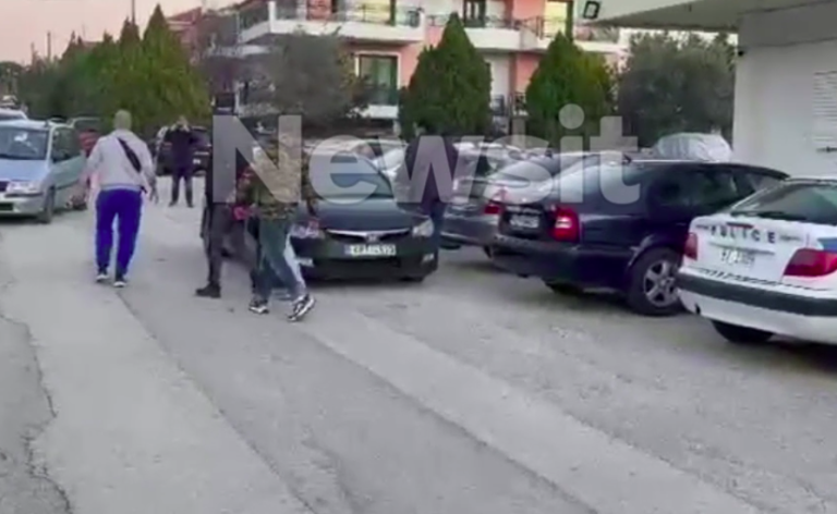 ΛΟΥΤΡΑΚΙ: Οι μαχαιριές μεταξύ ανηλίκων! -Οι δύο 17χρονοι και ο 19χρονος -Από που είναι οι δράστες και το χρονικό του φονικού! -Ο 17χρονος είχε απασχολήσει ξανά τις αρχές!