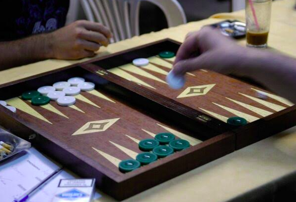 ΚΟΡΙΝΘΟΣ: Τα ΚΑΠΗ …παίζουν τάβλι! –Το τουρνουά…