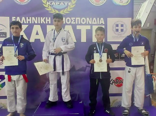 Στο βάθρο του πανελληνίου αθλητής του συλλόγου Σοτοκαν Καράτε Ξυλοκάστρου