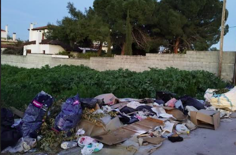 ΒΕΛΟ-ΒΟΧΑ: Εμβληματικά έργα …στα λόγια! —Σκουπίδια στις γειτονιές…! (φωτο)