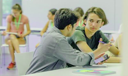 ΚΙΑΤΟ: Ένας μαθητής της Β’ Λυκείου ετοιμάζει τις αποσκευές του για τη Γερμανία έχοντας εξασφαλίσει μια…