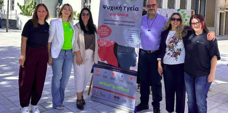Στη δράση συμμετείχαν μέλη του ΚΑΠΗ, εκπαιδευτικοί καθώς και μαθητές του 1ου και 2ου Δημοτικού σχολείου Κιάτου